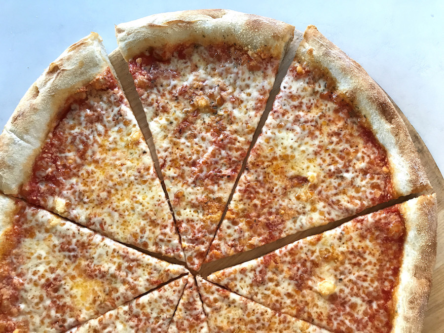 cheese pizza, Williamsburg Pizza, Brooklyn, New York